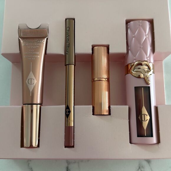 Charlotte Tilbury Pillow Talk Iconic Lip and Cheek Secrets - Picture 11 of 15